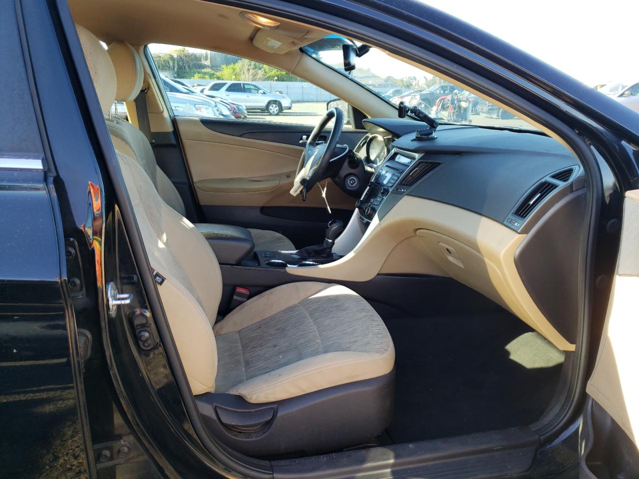 Photo 5 from auction – 2013 HYUNDAI SONATA GLS with VIN 5NPEB4AC8DH659078