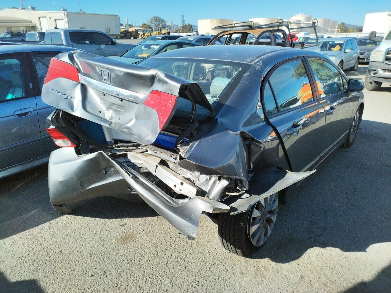 Photo 4 from auction – 2010 HONDA CIVIC EX with VIN 19XFA1F88AE035551