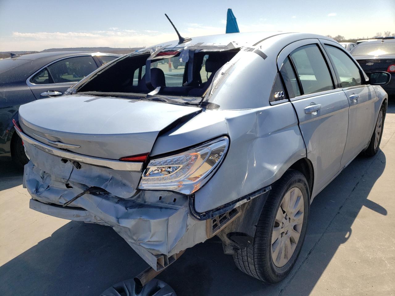 Photo 4 from auction – 2014 CHRYSLER 200 LX with VIN 1C3CCBAB1EN122610