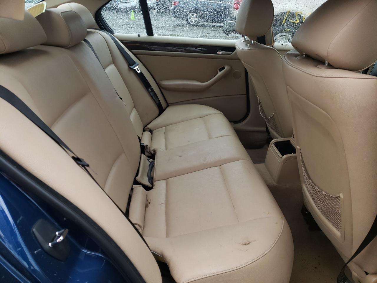 Photo 6 from auction – 2003 BMW 325I with VIN WBAET37433NJ35792