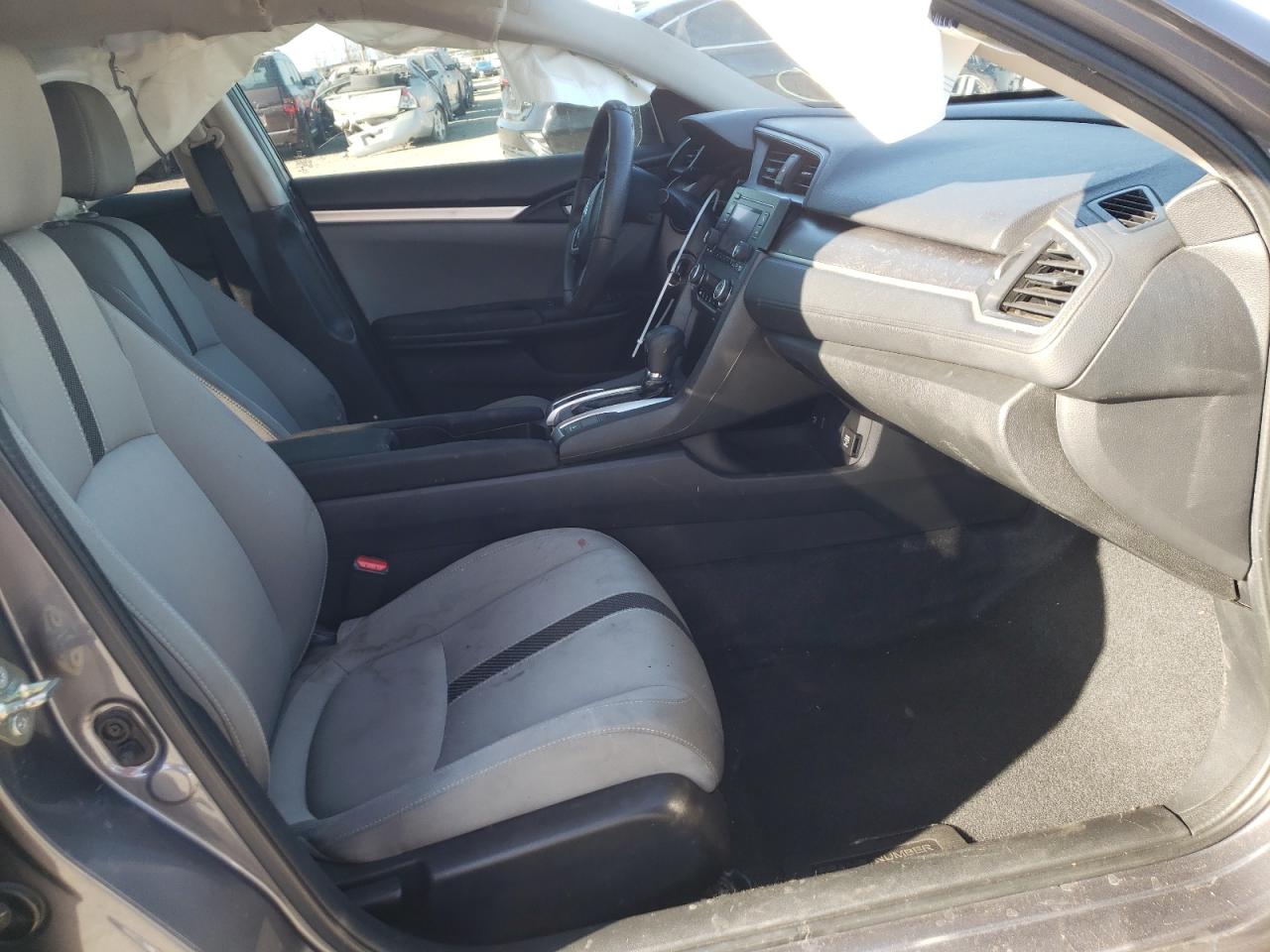 Photo 5 from auction – 2016 HONDA CIVIC LX with VIN 2HGFC2F57GH537519