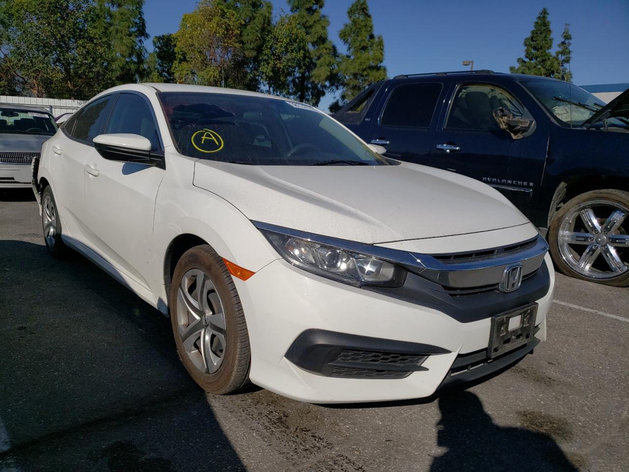 HONDA CIVIC LX 2016 مع رقم تعريف المركبة 2HGFC2F56GH511140 - صورة من المزاد