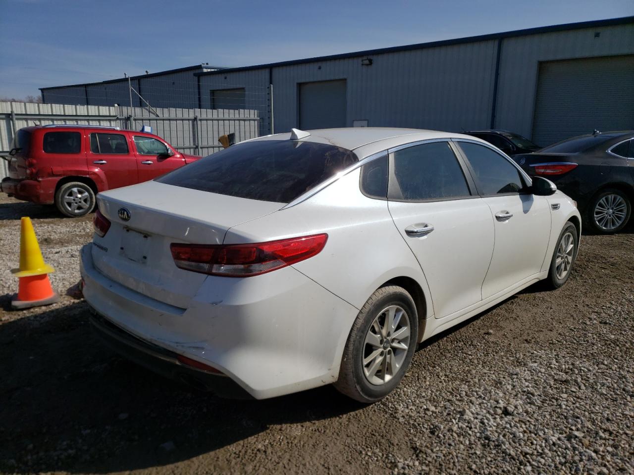 Photo 4 from auction – 2016 KIA OPTIMA LX with VIN KNAGT4L36G5070549