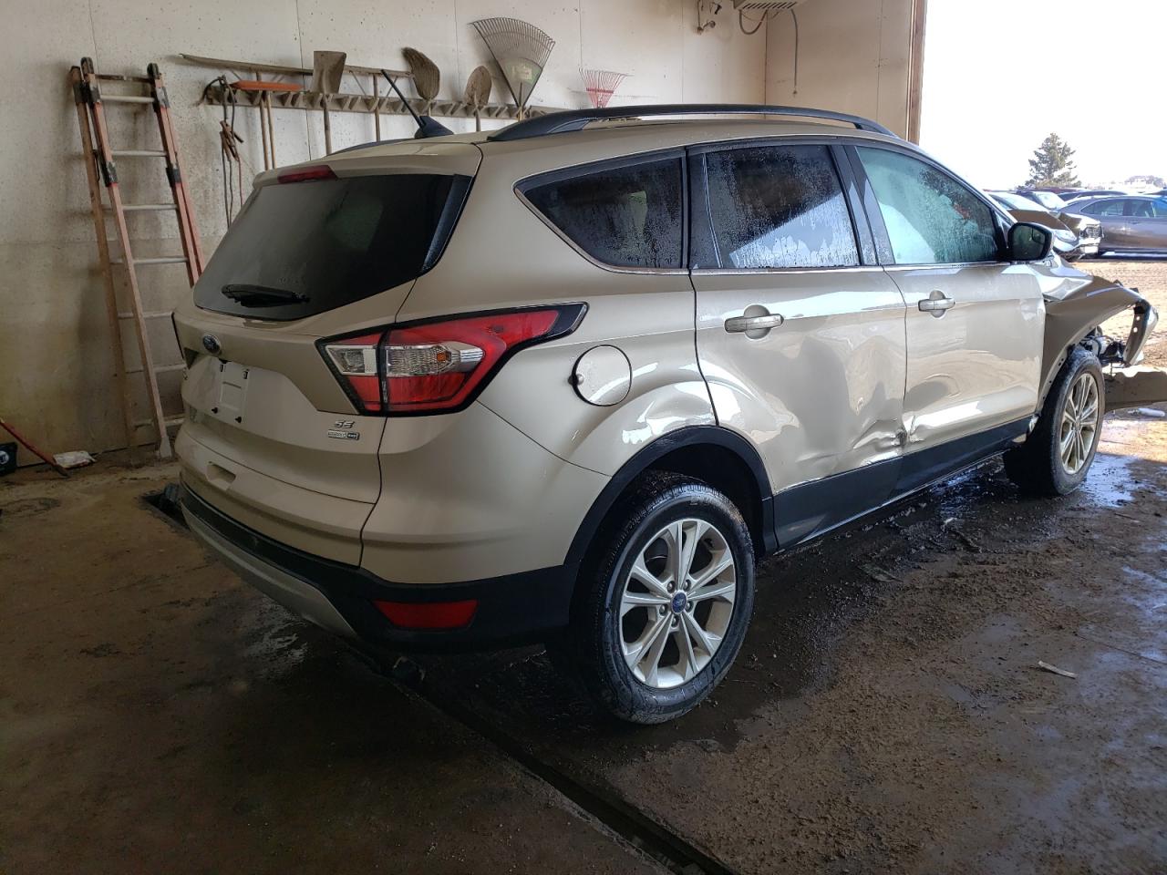 Photo 4 from auction – 2018 FORD ESCAPE SE with VIN 1FMCU9GD4JUA96719
