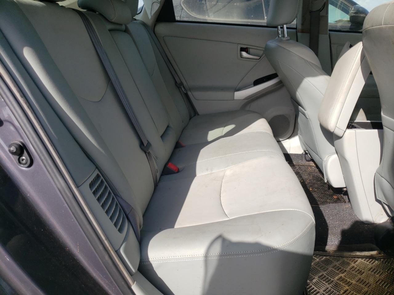Photo 6 from auction – 2015 TOYOTA PRIUS with VIN JTDKN3DU9F1910466