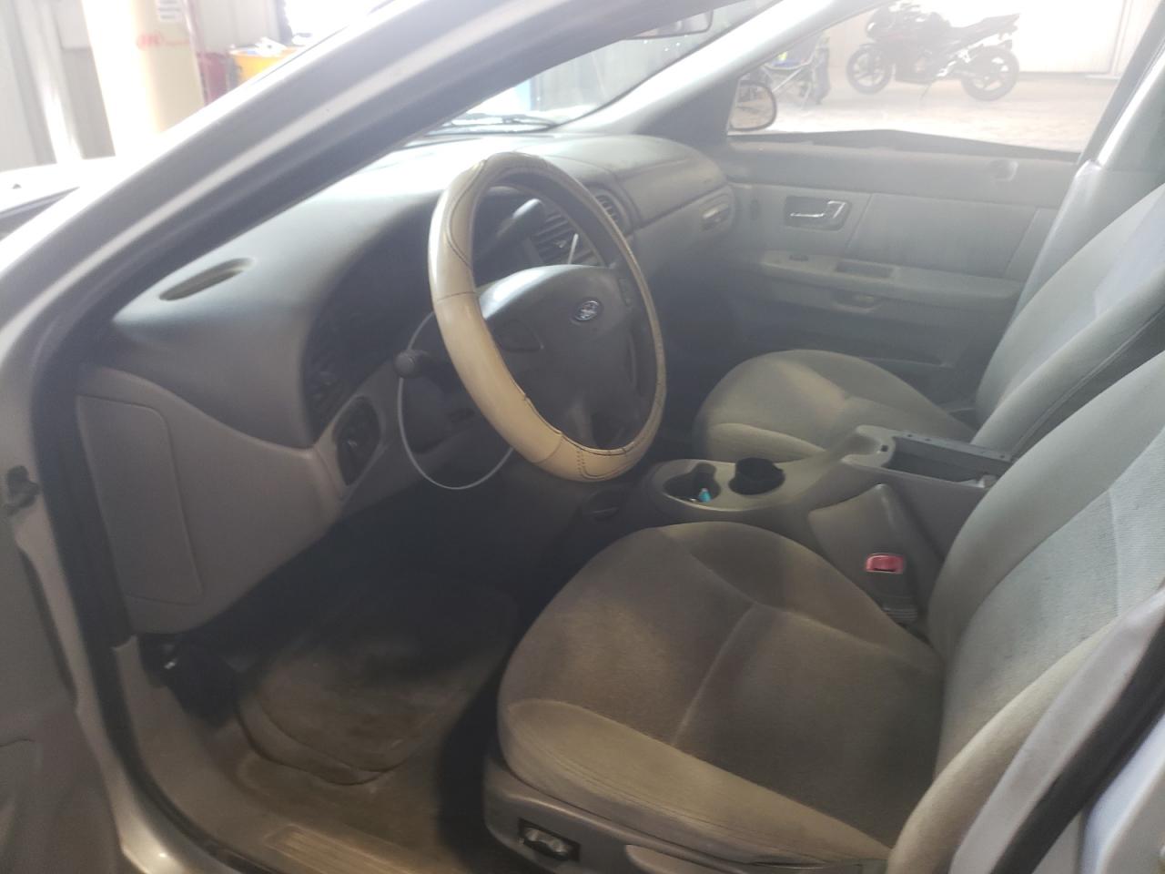 Photo 5 from auction – 2001 FORD TAURUS SE with VIN 1FAFP53U61A155395