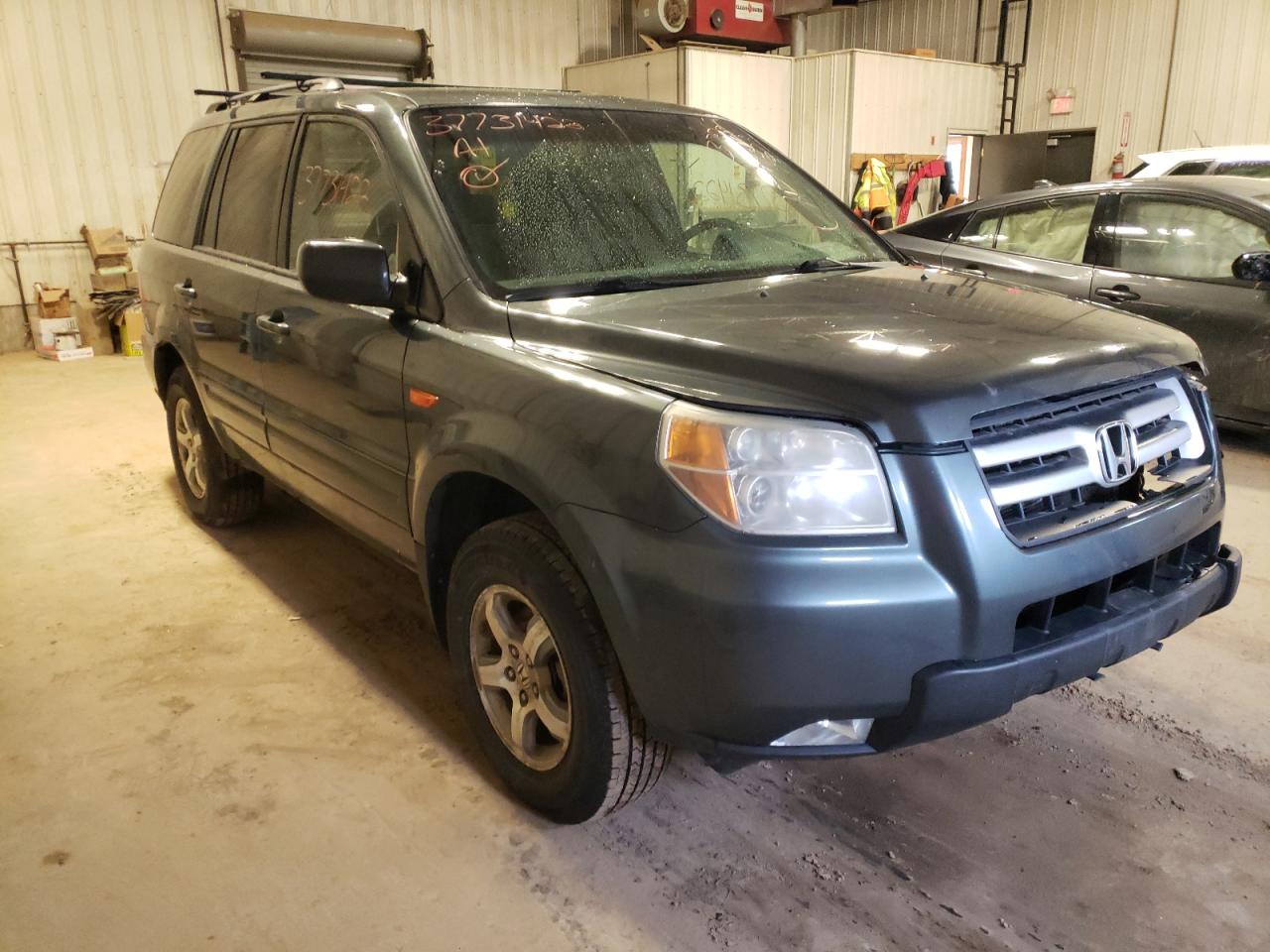 HONDA PILOT EX 2006 with VIN 2HKYF18426H554926 - Photo from auction