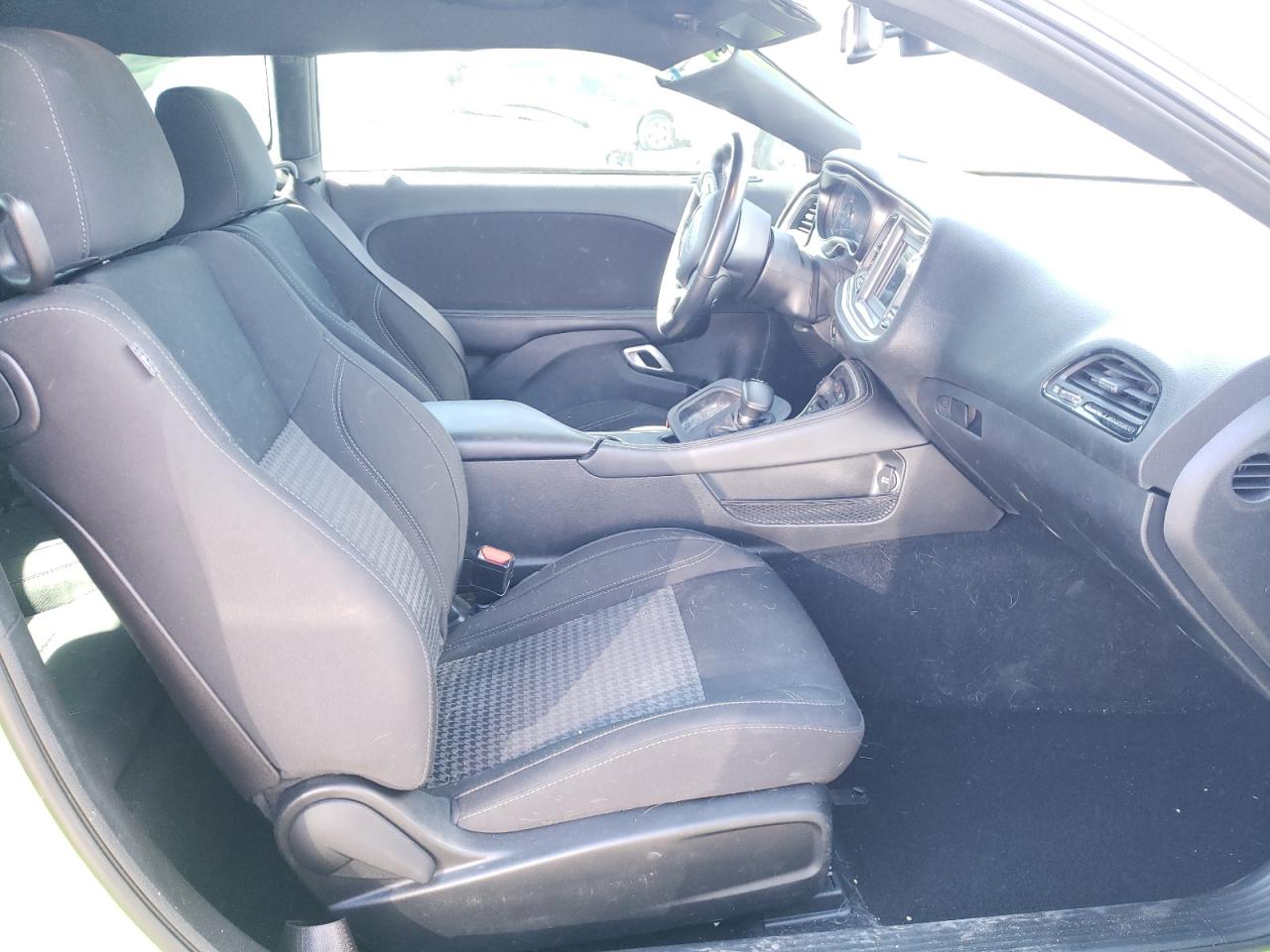 Photo 5 from auction – 2019 DODGE CHALLENGER with VIN 2C3CDZAG6KH741371