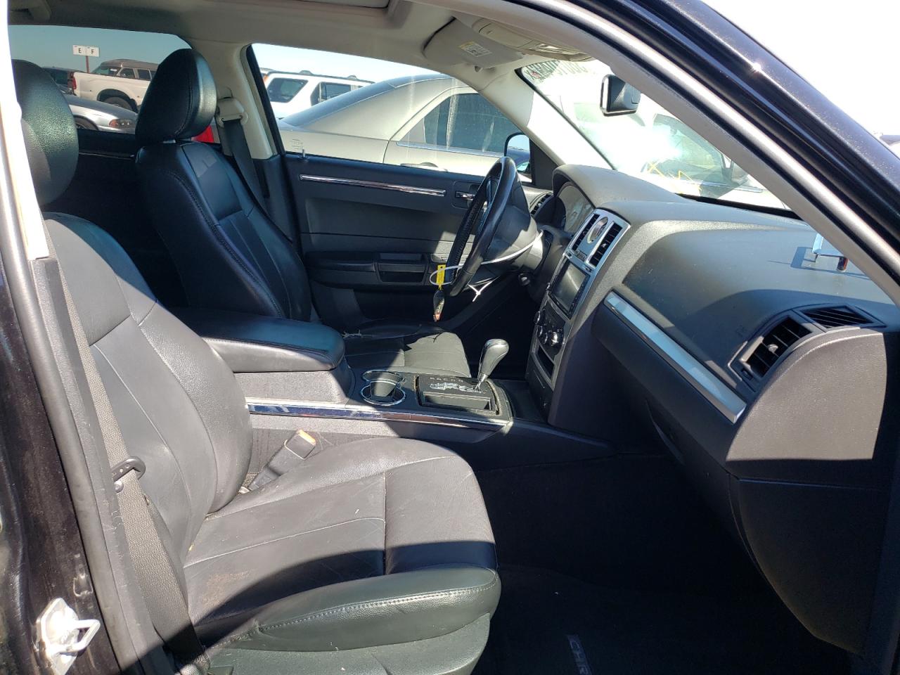 Photo 5 from auction – 2010 CHRYSLER 300 with VIN 2C3CA5CV9AH132626