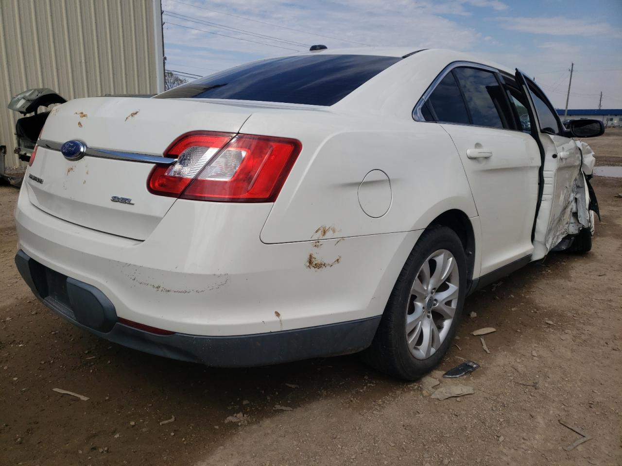 Photo 4 from auction – 2011 FORD TAURUS SEL with VIN 1FAHP2EW8BG166211