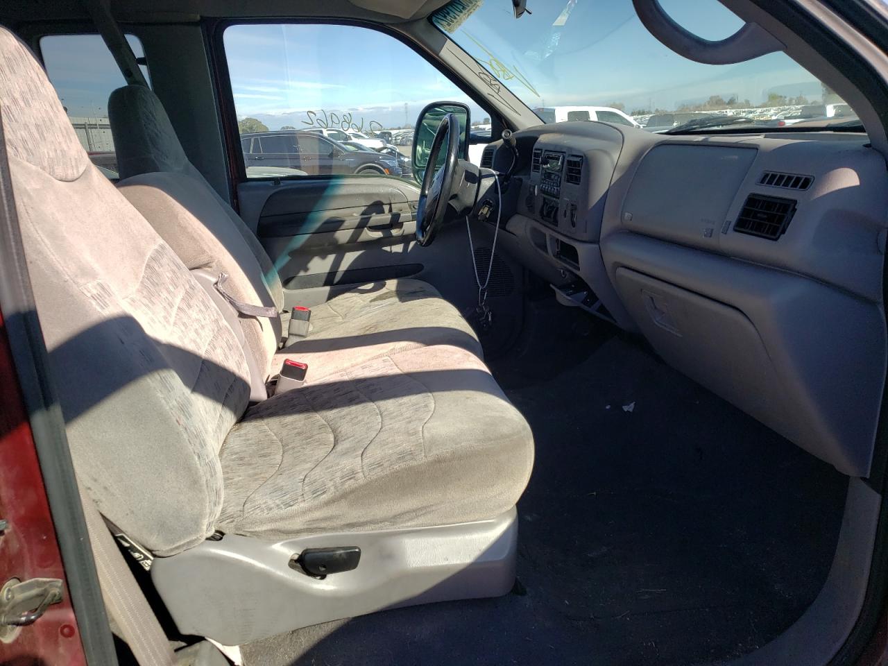 Photo 5 from auction – 2000 FORD F250 SUPER with VIN 1FTNX21F5YEB96922