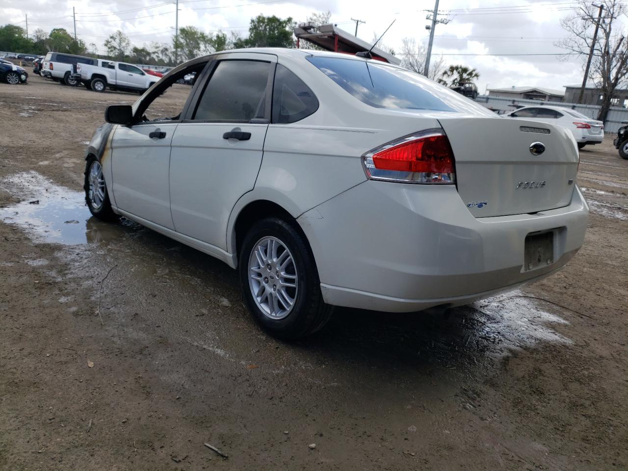 Photo 3 from auction – 2010 FORD FOCUS SE with VIN 1FAHP3FN1AW276811