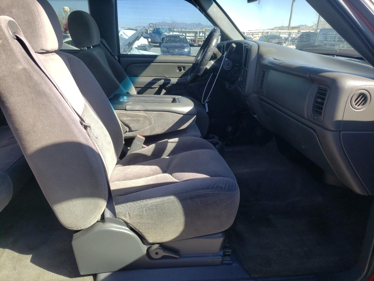 Photo 5 from auction – 2006 CHEVROLET SILVERADO with VIN 2GCEK19B861107658