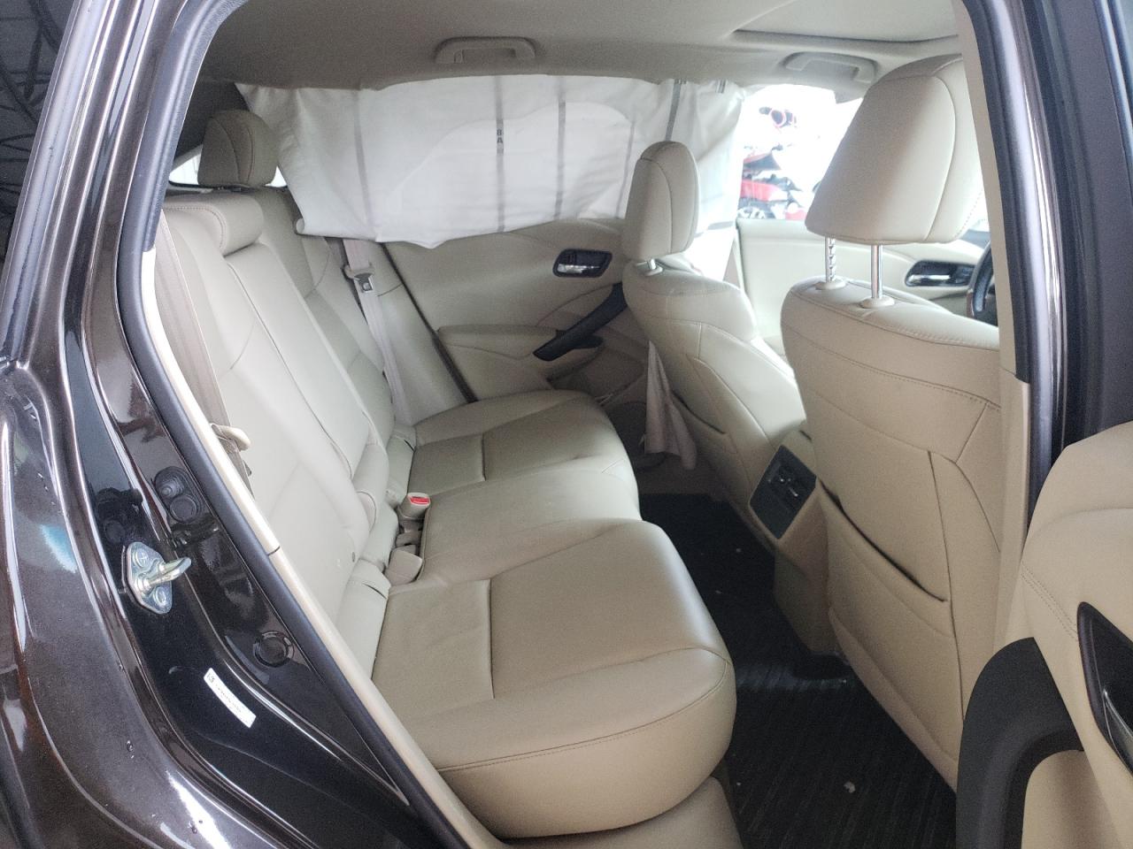 Photo 6 from auction – 2016 ACURA RDX with VIN 5J8TB4H37GL015120