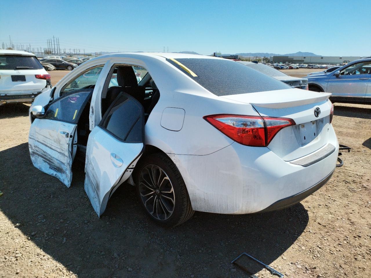 Photo 3 from auction – 2015 TOYOTA COROLLA L with VIN 5YFBURHE4FP302665