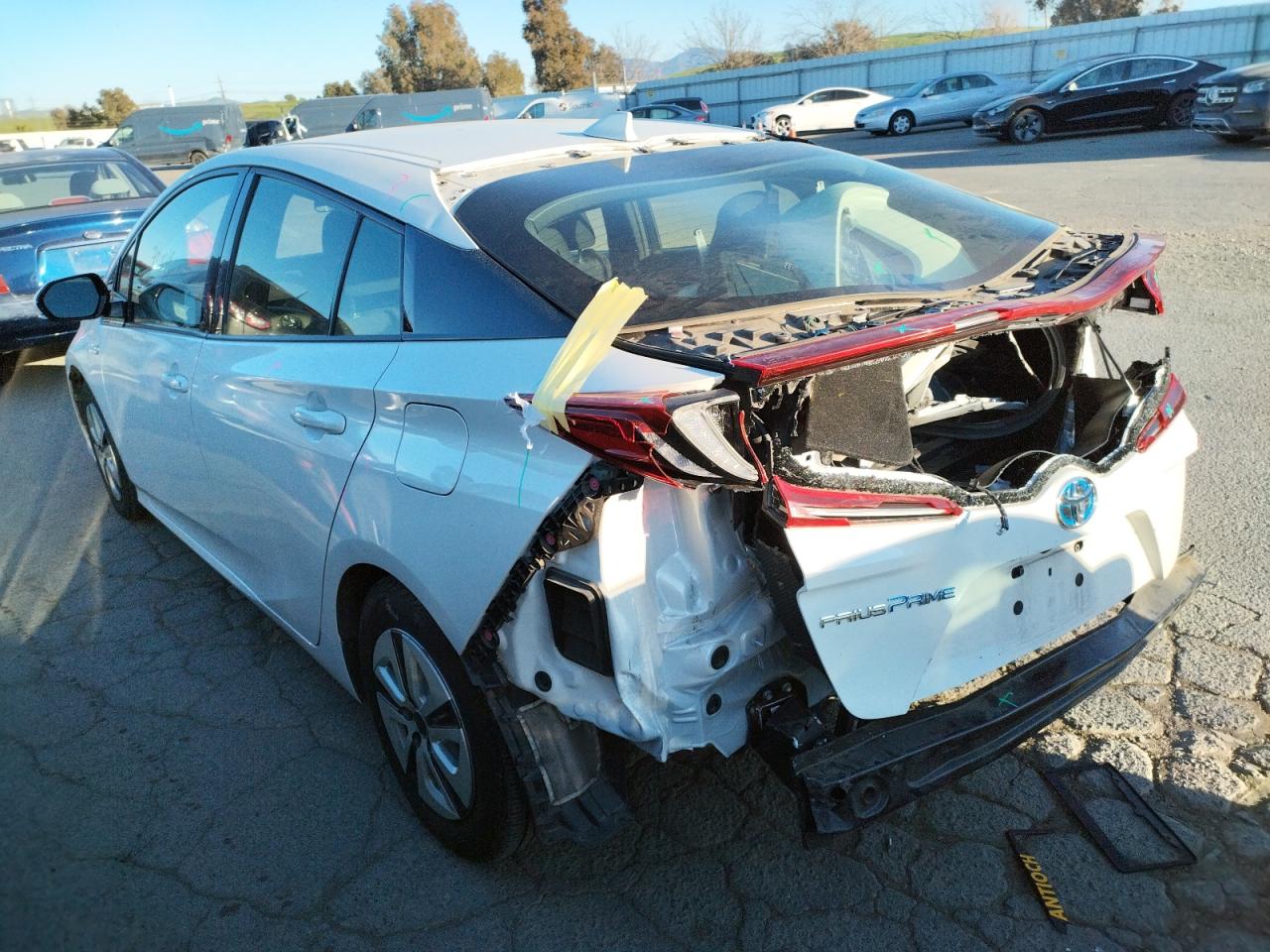 Photo 3 from auction – 2017 TOYOTA PRIUS PRIM with VIN JTDKARFP7H3003728