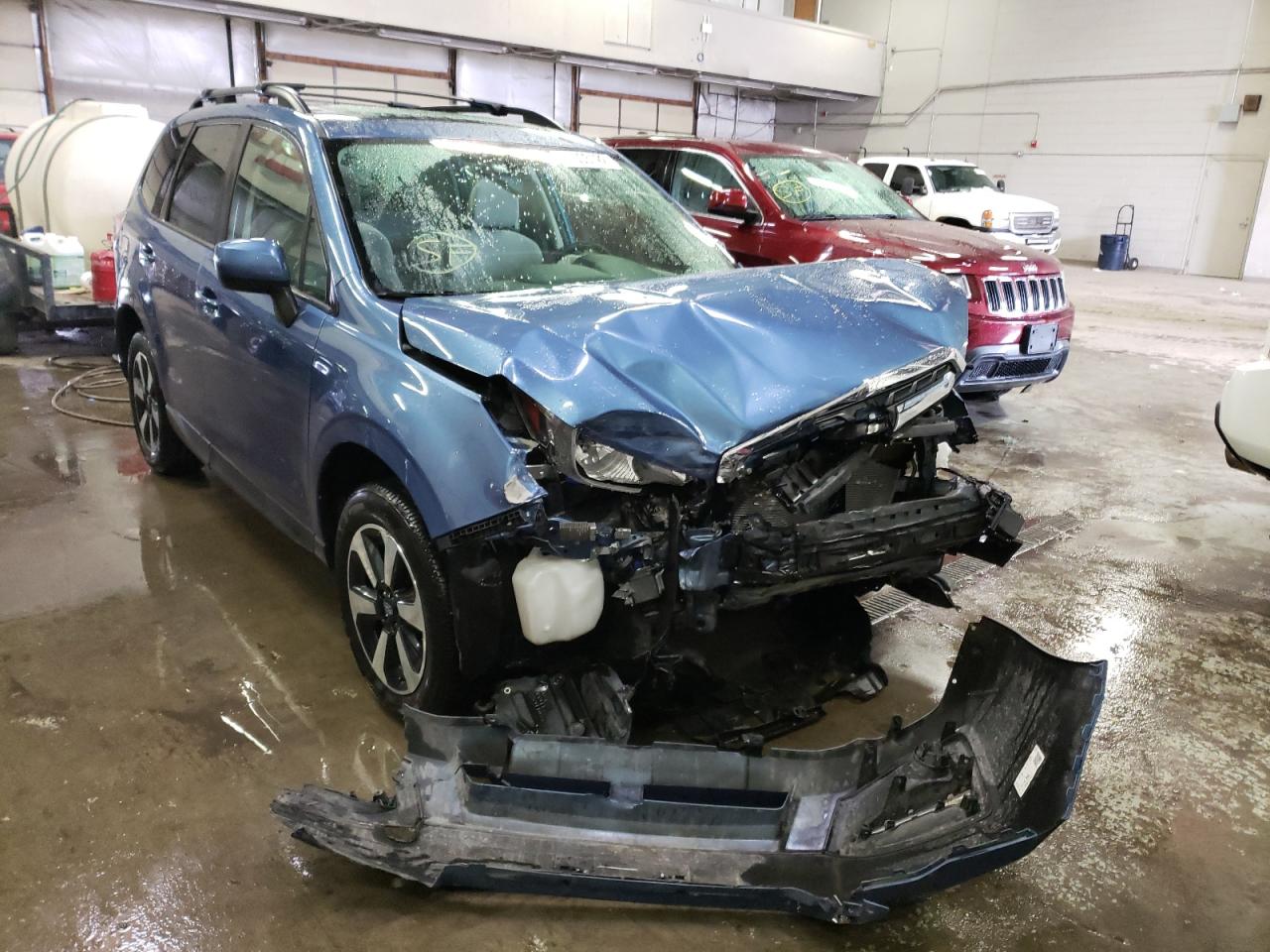SUBARU FORESTER 2 2017 with VIN JF2SJAEC7HH592672 - Photo from auction