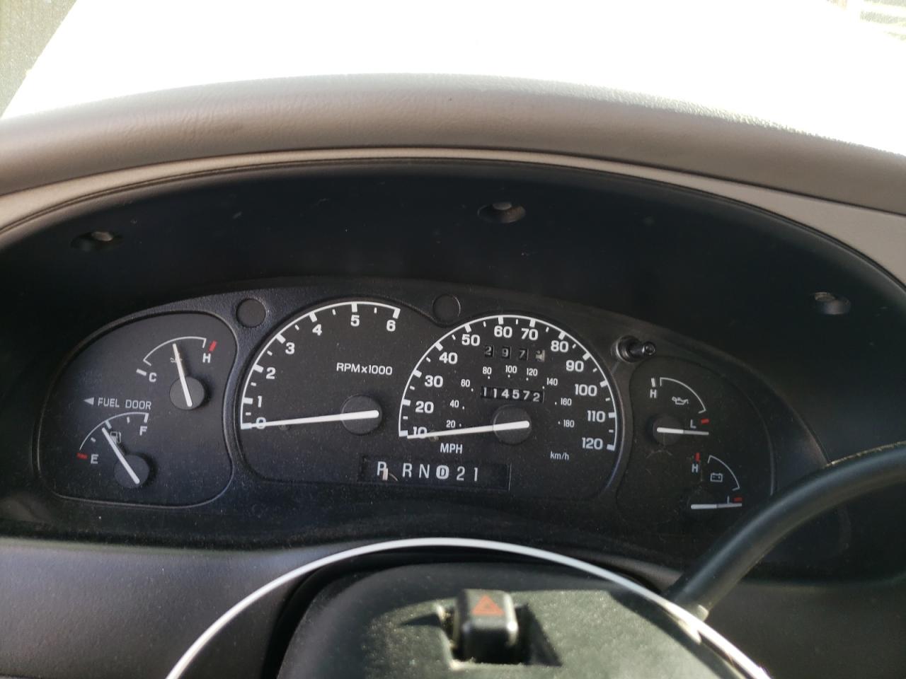 Photo 8 from auction – 2000 FORD EXPLORER X with VIN 1FMZU63E2YZA75114