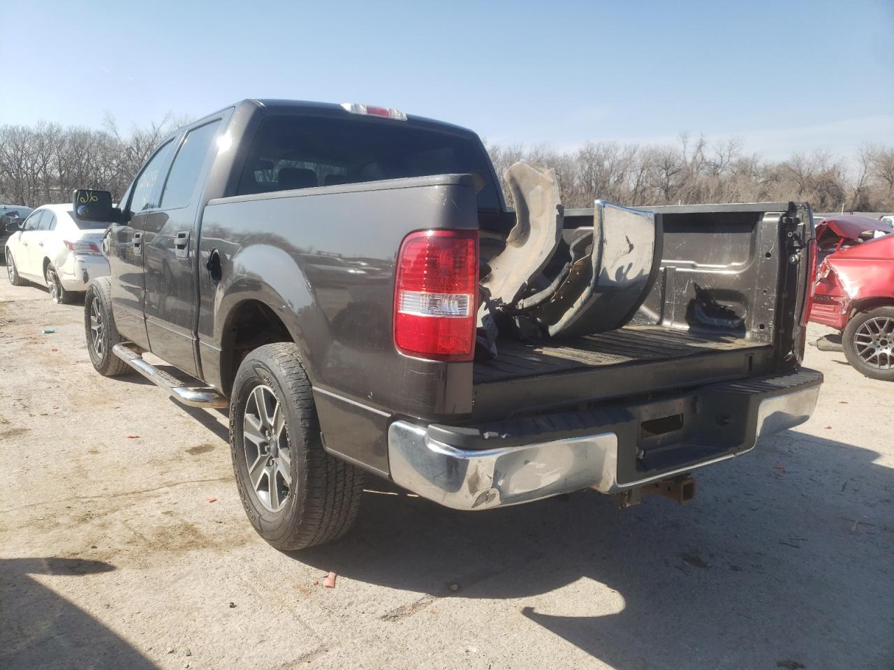 Photo 3 from auction – 2005 FORD F150 SUPER with VIN 1FTPW12585KD36972