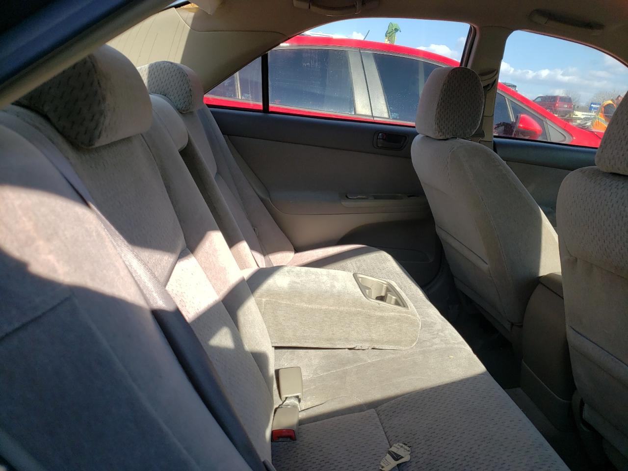 Photo 6 from auction – 2003 TOYOTA CAMRY LE with VIN 4T1BE32K13U204180