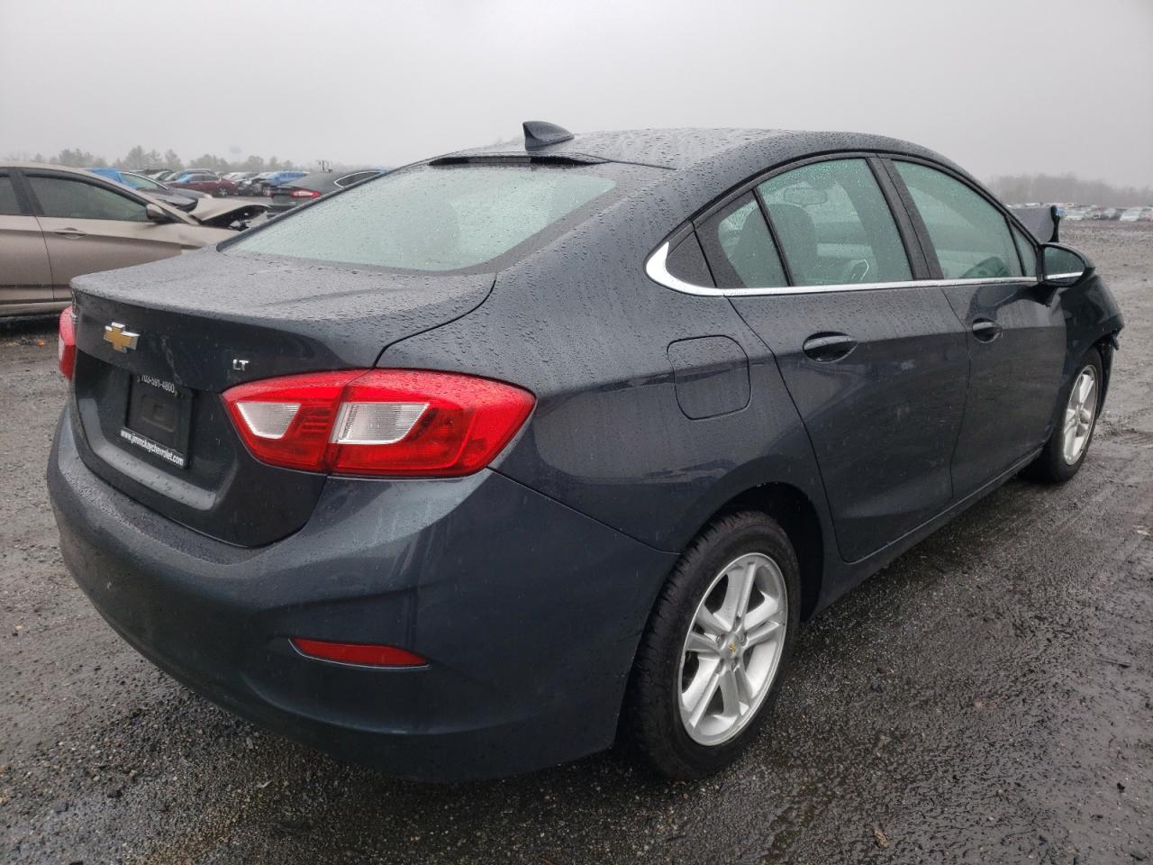 Photo 4 from auction – 2017 CHEVROLET CRUZE LT with VIN 3G1BE5SM0HS568947