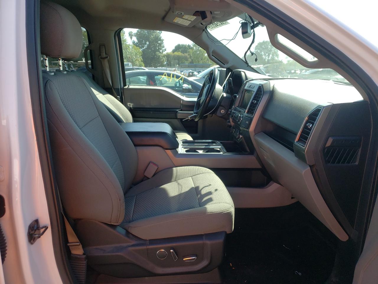 Photo 5 from auction – 2017 FORD F150 SUPER with VIN 1FTEW1CG0HFB22370
