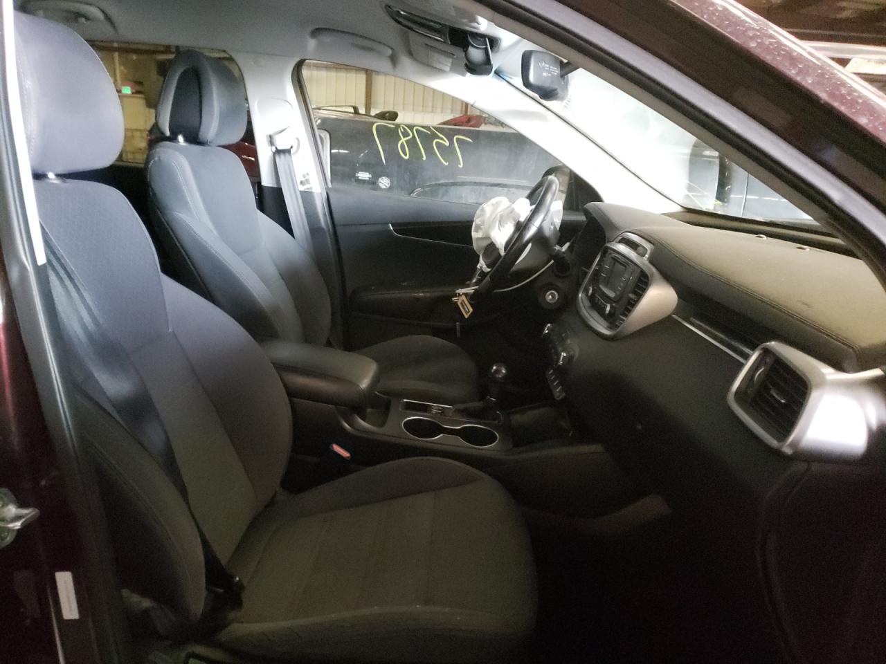 Photo 5 from auction – 2016 KIA SORENTO LX with VIN 5XYPGDA38GG046819