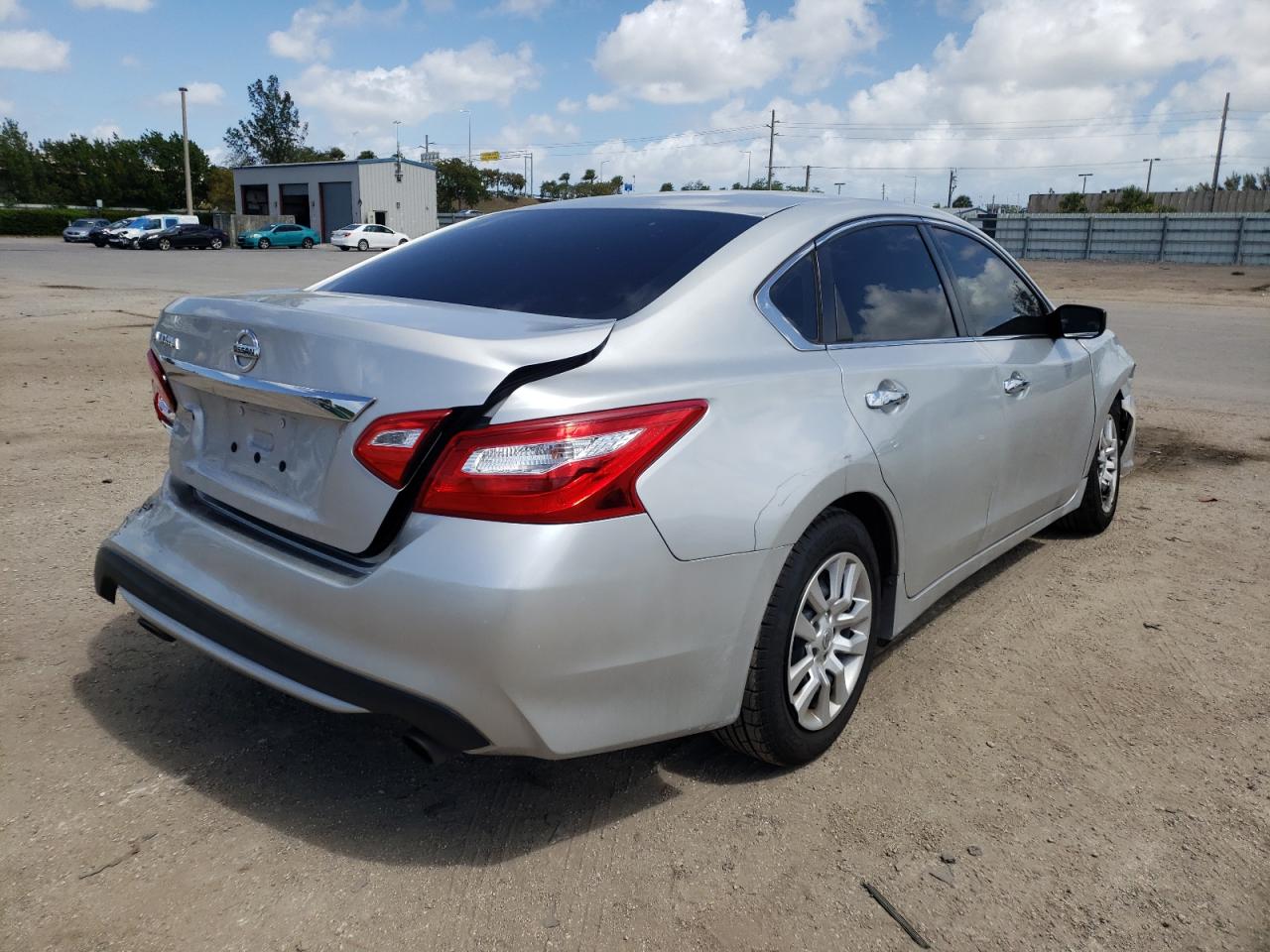 Photo 4 from auction – 2017 NISSAN ALTIMA 2.5 with VIN 1N4AL3AP5HC191861