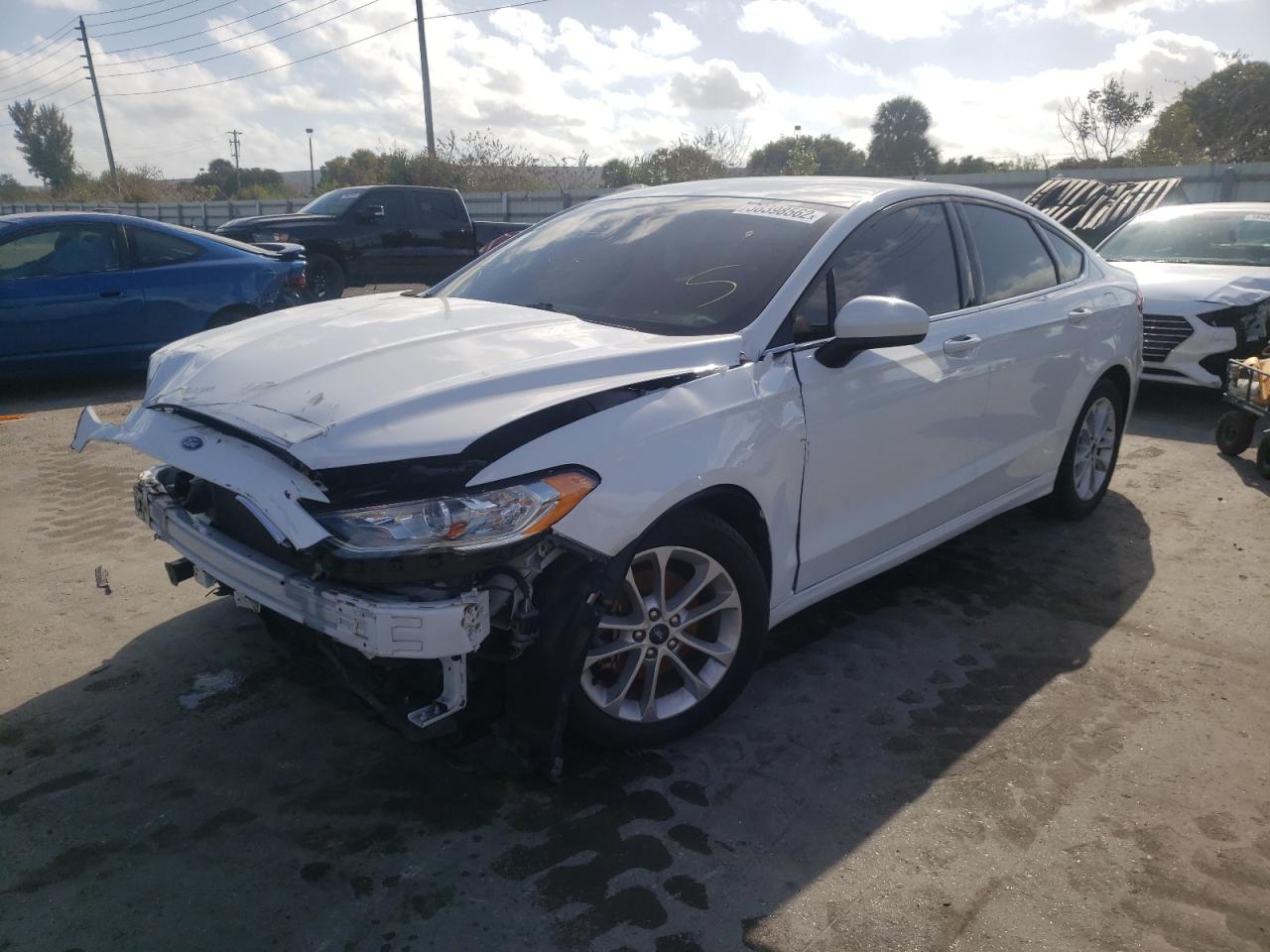 Photo 2 from auction – 2020 FORD FUSION SE with VIN 3FA6P0HD6KR145792