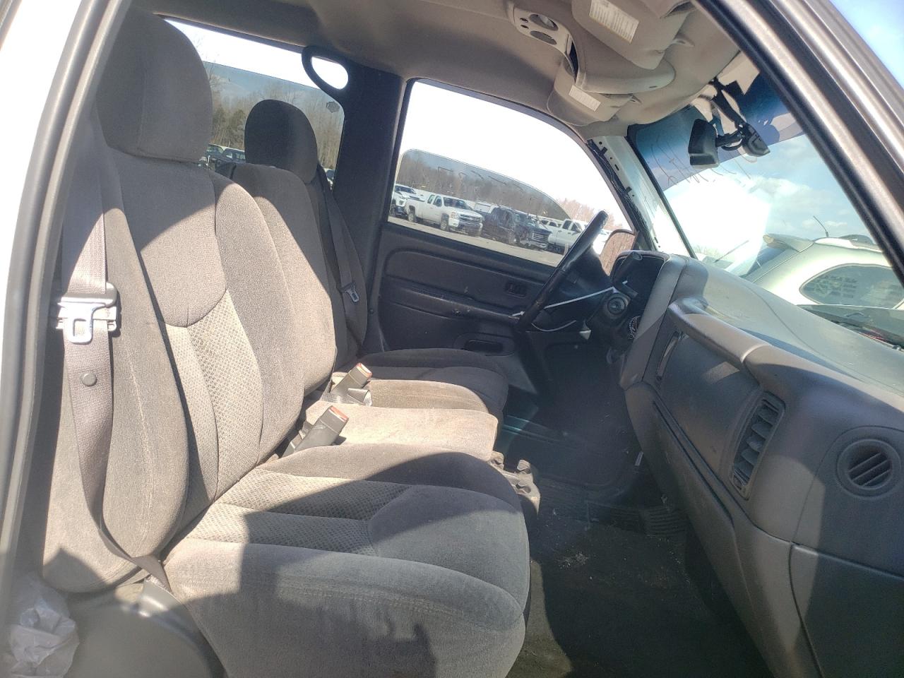 Photo 5 from auction – 2006 CHEVROLET silverado with VIN 2GCEC13T161183169