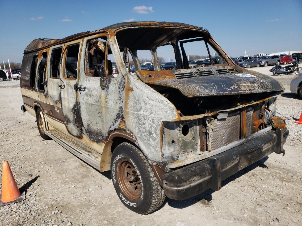 صورة رقم 1 من المزاد - 1986 DODGE RAM VAN B2 مع VIN 2B7HB23T0GK532422