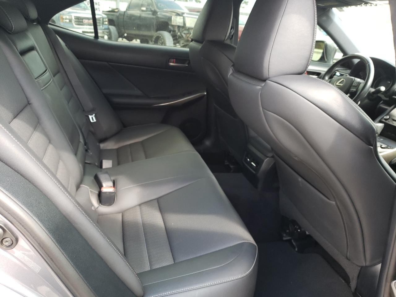 Photo 6 from auction – 2017 LEXUS IS 300 with VIN JTHCM1D22H5019312