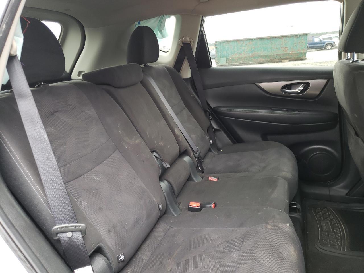 Photo 6 from auction – 2015 NISSAN ROGUE S with VIN KNMAT2MV6FP570145