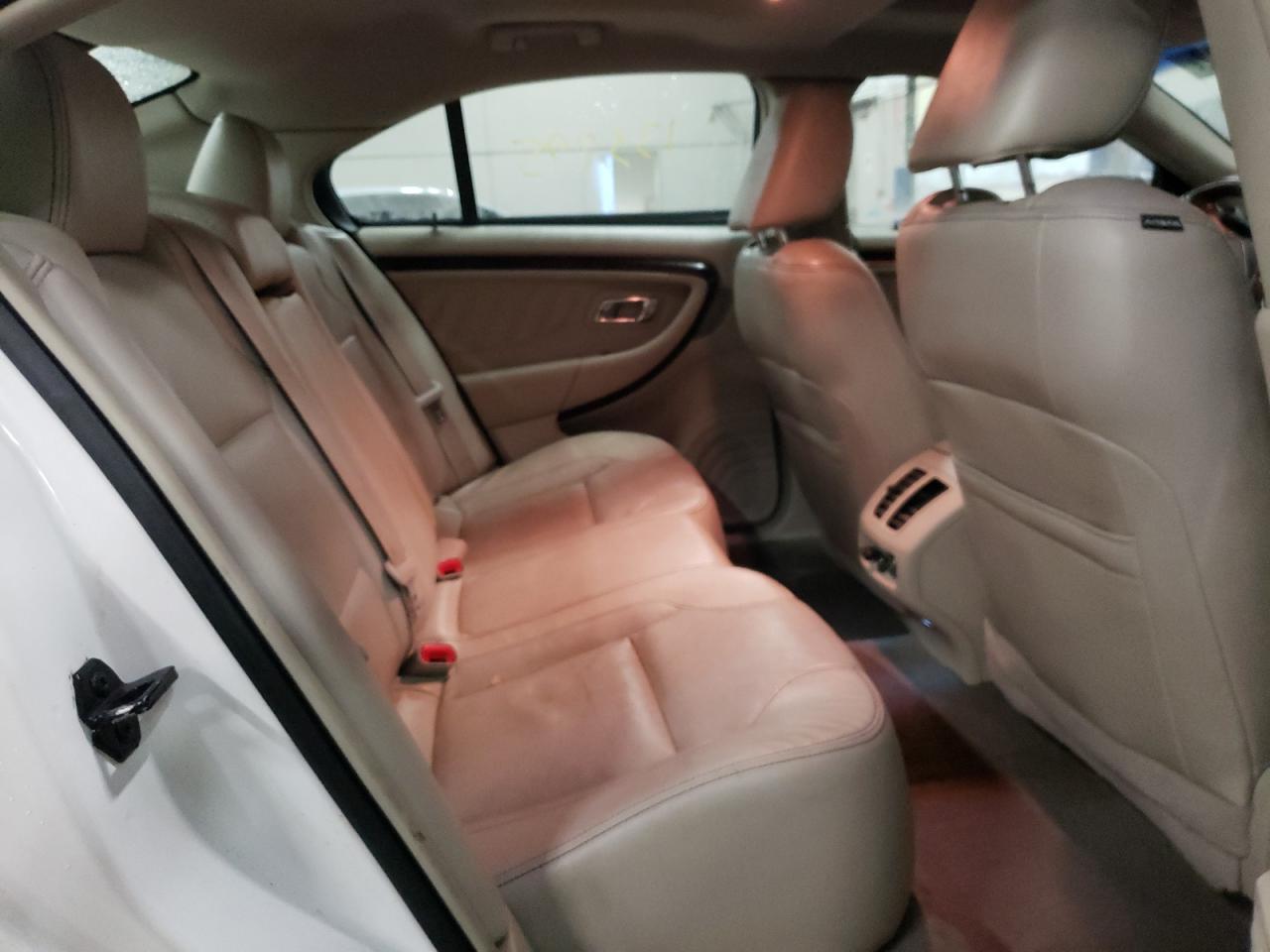 Photo 6 from auction – 2010 FORD TAURUS LIM with VIN 1FAHP2JW2AG139753