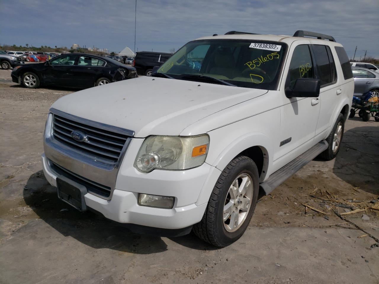 Photo 2 from auction – 2007 FORD EXPLORER X with VIN 1FMEU63E47UB51605