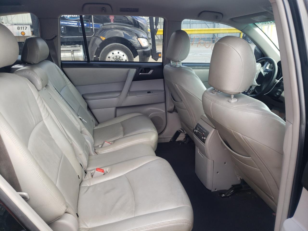 Photo 6 from auction – 2012 TOYOTA HIGHLANDER with VIN 5TDZK3EH4CS068501