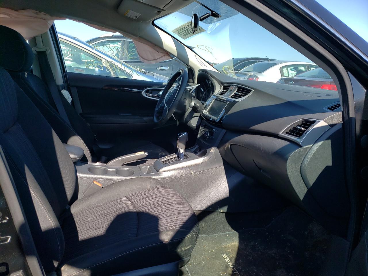Photo 5 from auction – 2019 NISSAN SENTRA S with VIN 3N1AB7AP1KY326548