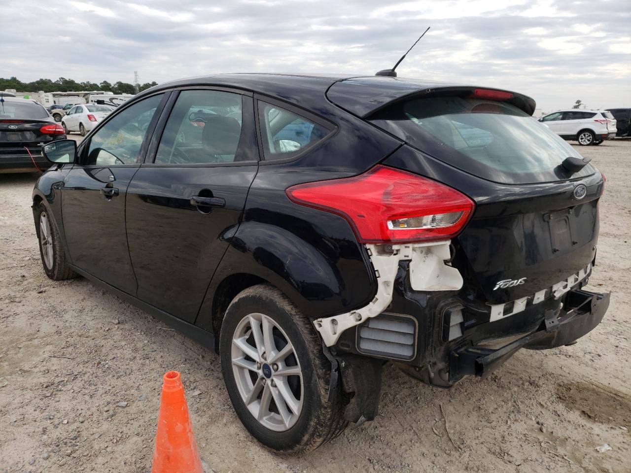 Photo 3 from auction – 2017 FORD FOCUS SE with VIN 1FADP3K22HL283854