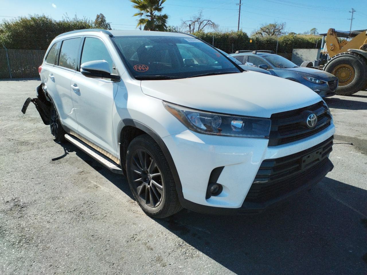 Photo 1 from auction – 2019 TOYOTA HIGHLANDER with VIN 5TDJZRFH0KS626398