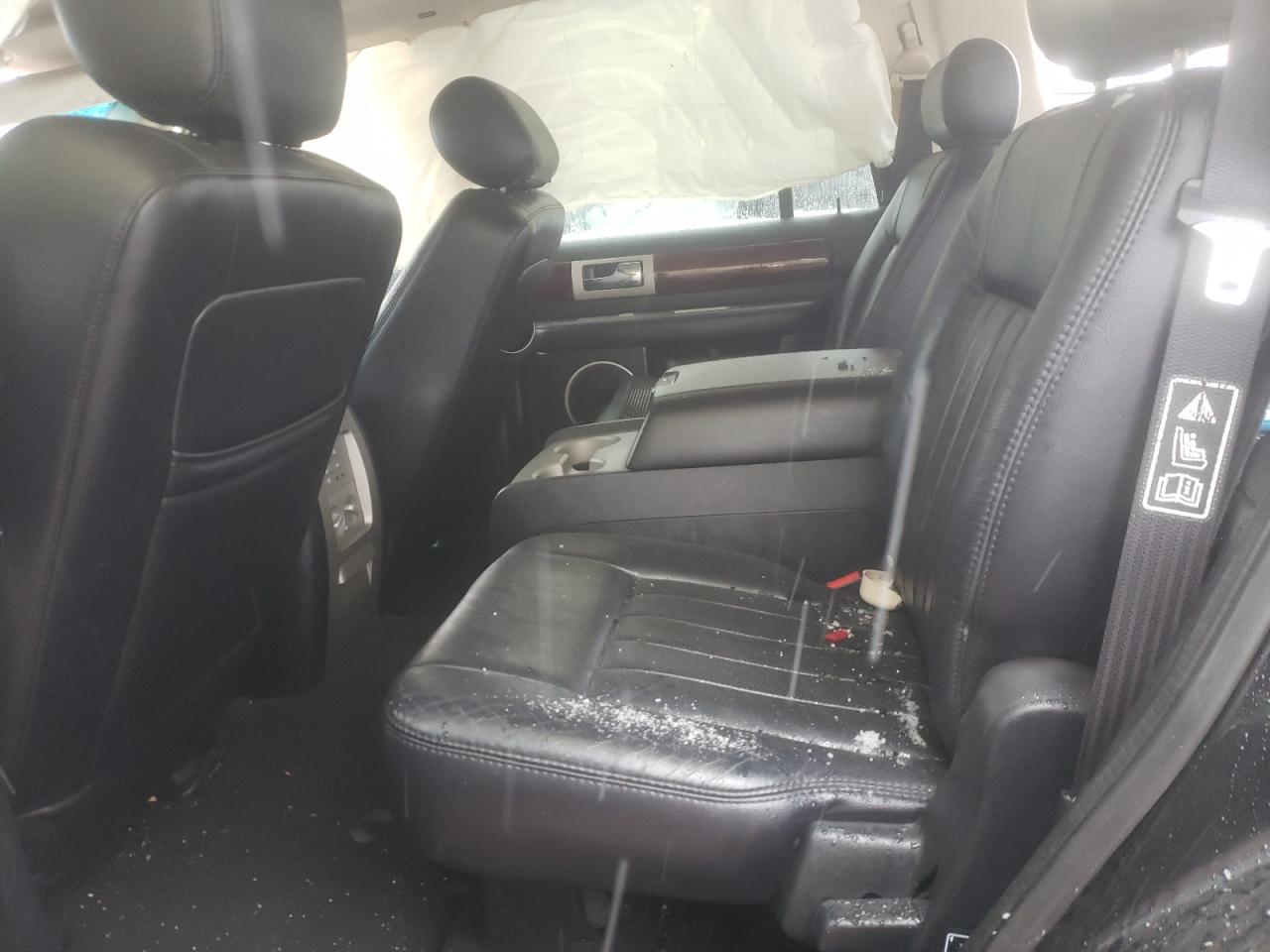Photo 6 from auction – 2003 LINCOLN NAVIGATOR with VIN 5LMFU28R53LJ45575