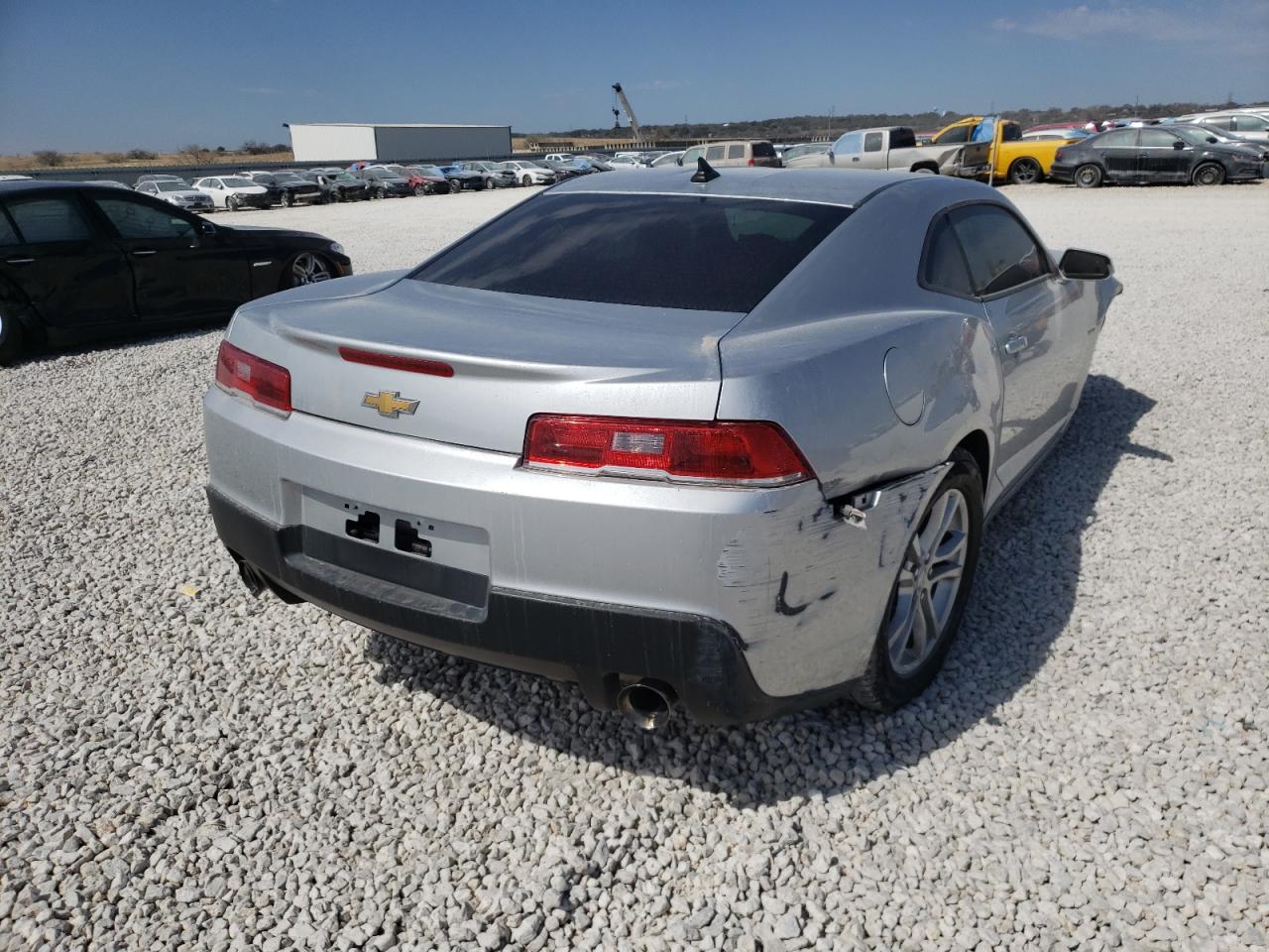 Photo 4 from auction – 2015 CHEVROLET CAMARO LS with VIN 2G1FB1E35F9306177