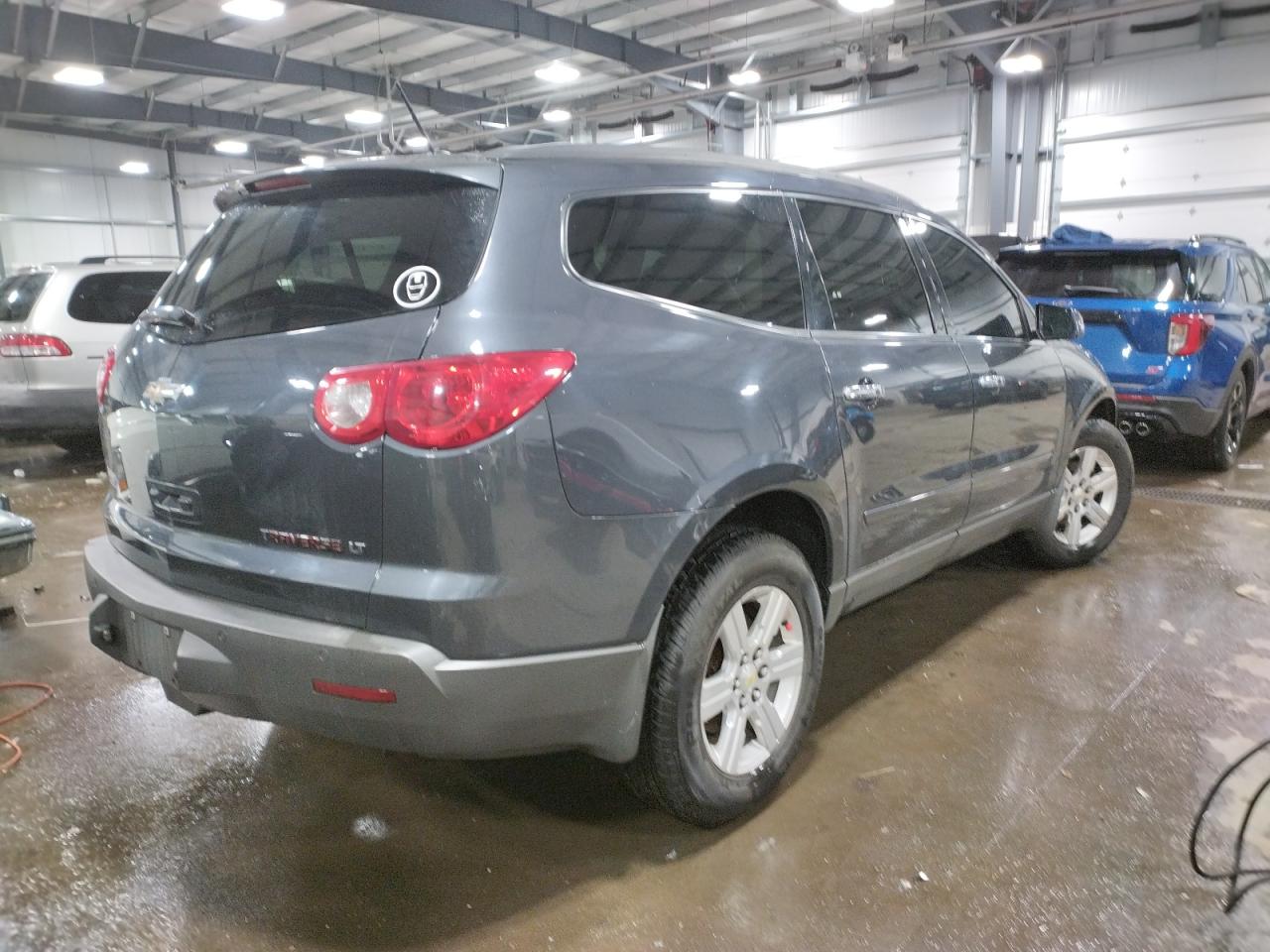 Photo 4 from auction – 2012 CHEVROLET TRAVERSE L with VIN 1GNKRJED0CJ313362