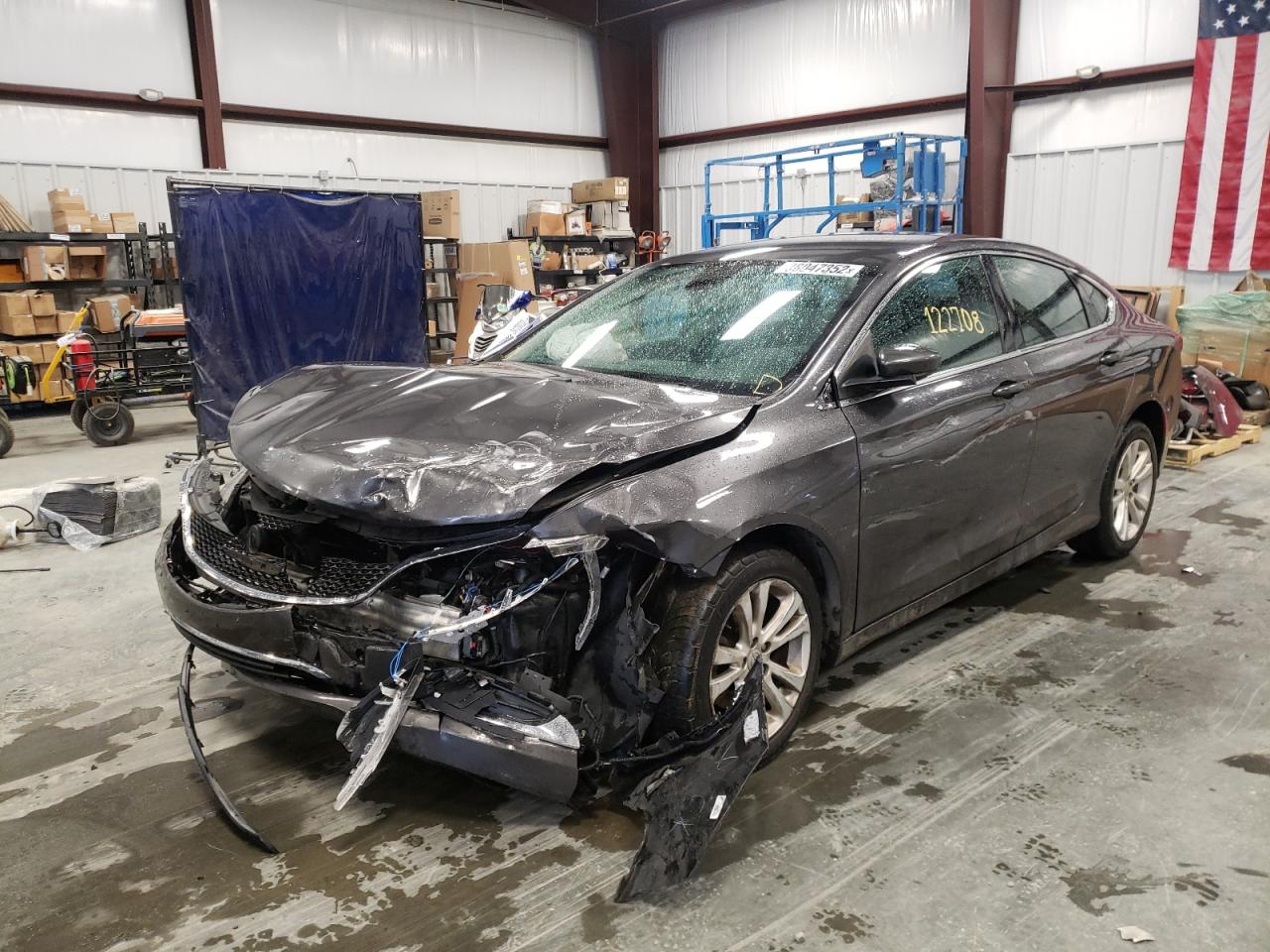 Photo 2 from auction – 2015 CHRYSLER 200 LIMITE with VIN 1C3CCCAB7FN639708