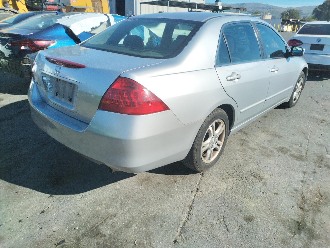Photo 4 from auction – 2007 HONDA ACCORD SE with VIN JHMCM56337C024963