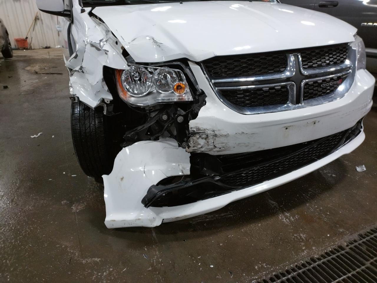 Photo 9 from auction – 2014 DODGE GRAND CARA with VIN 2C4RDGCG1ER265598
