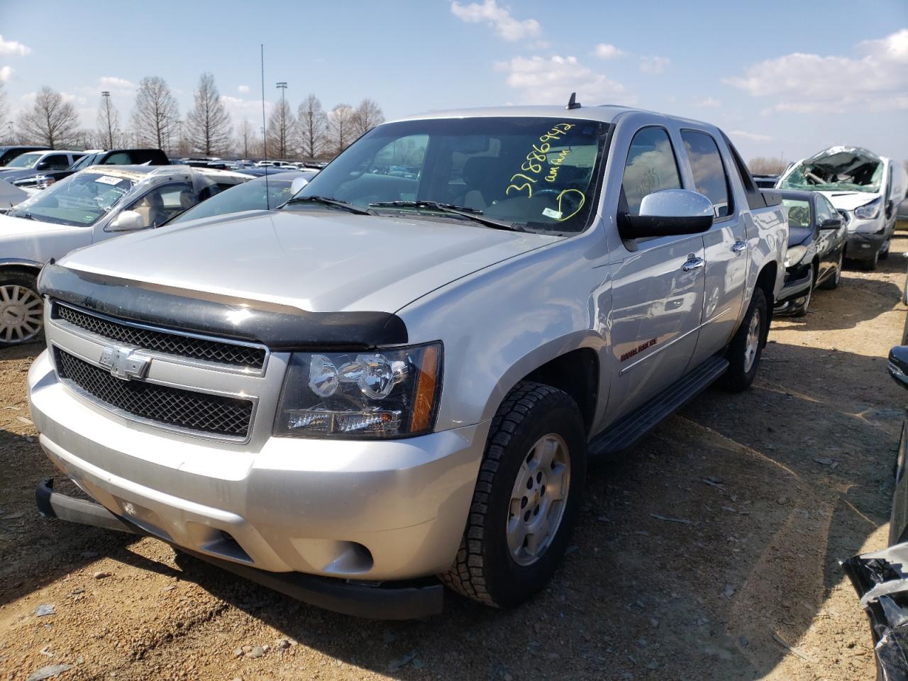Photo 2 from auction – 2010 CHEVROLET AVALANCHE with VIN 3GNVKEE09AG224068