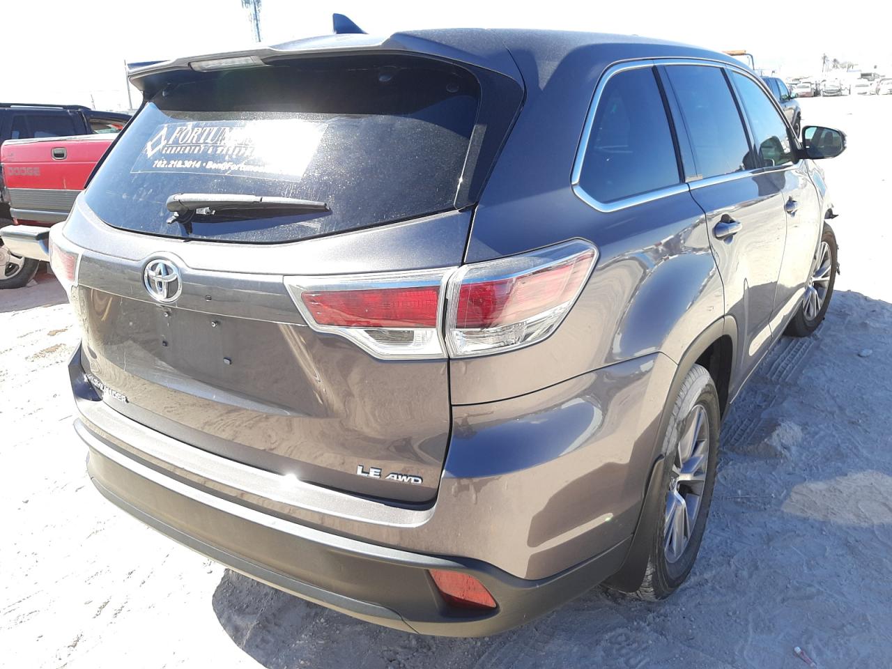 Photo 4 from auction – 2014 TOYOTA HIGHLANDER with VIN 5TDBKRFH4ES040588