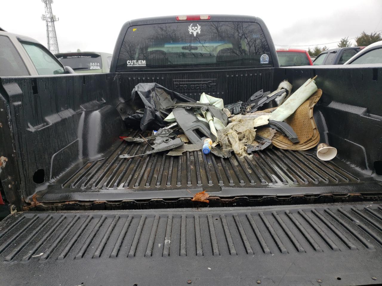 Photo 9 from auction – 1999 CHEVROLET SILVERADO with VIN 2GCEK19T4X1224471