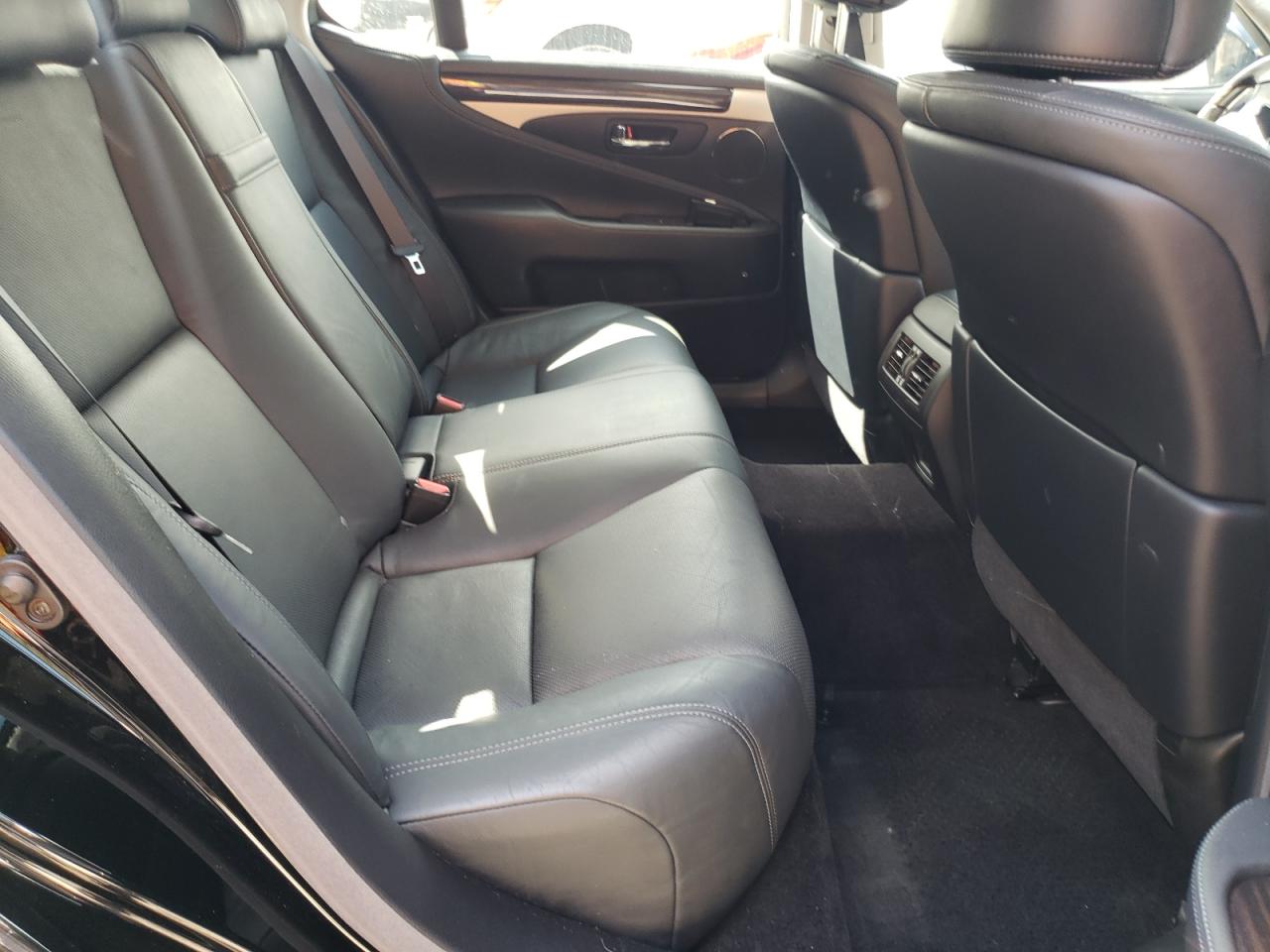 Photo 6 from auction – 2015 LEXUS LS 460 with VIN JTHBL5EFXF5134809