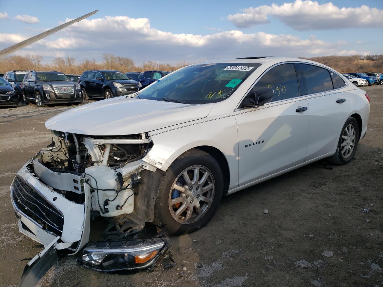 Photo 2 from auction – 2018 CHEVROLET MALIBU LT with VIN 1G1ZD5ST1JF236552